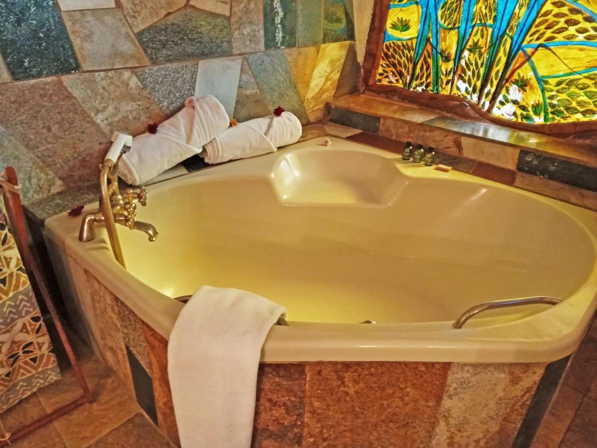 Chui Lodge Найваша Екстериор снимка