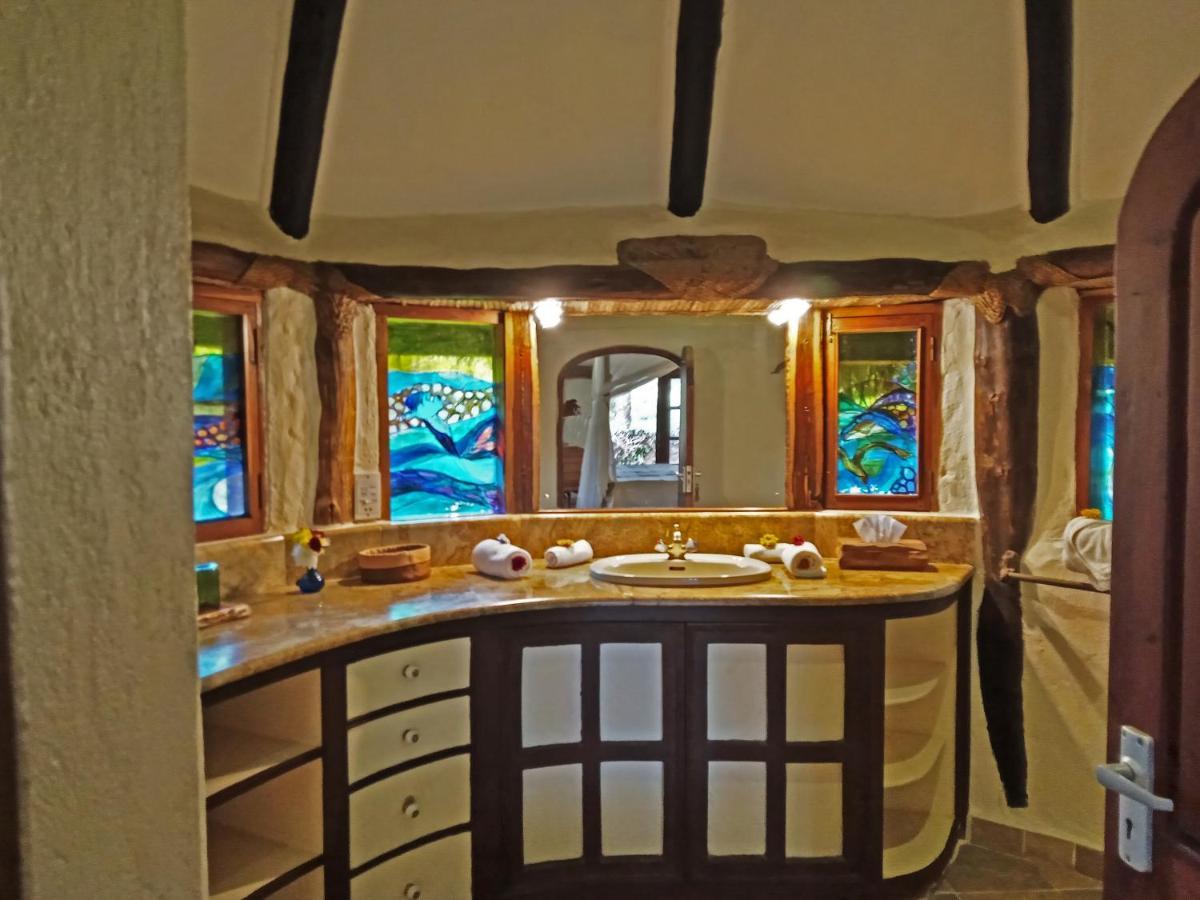 Chui Lodge Найваша Екстериор снимка
